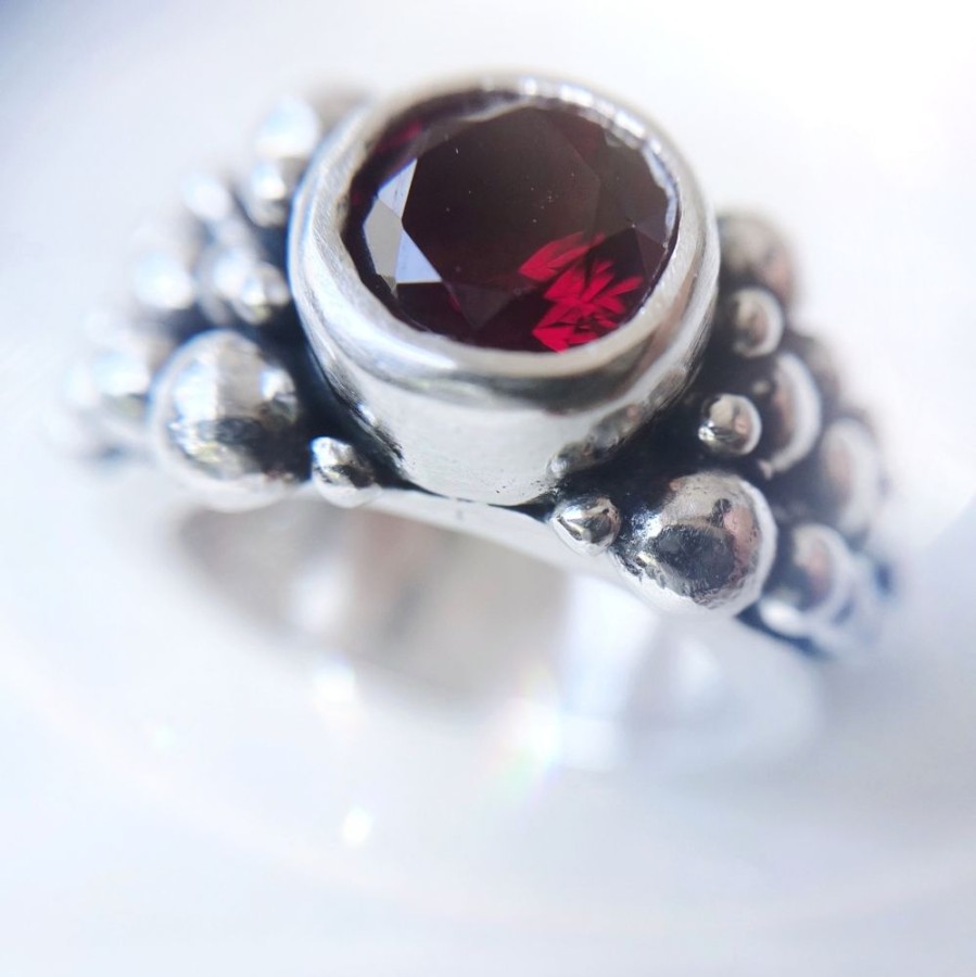 Joyas Delacons Joyas | Anillo Empelotado Ruby